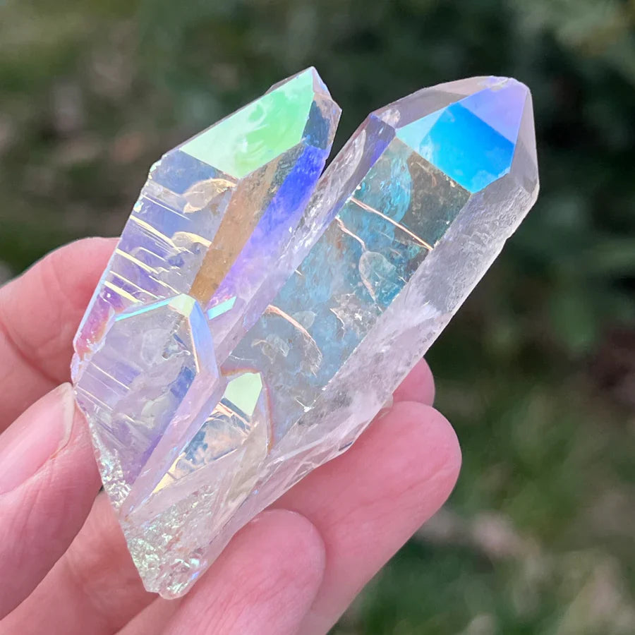 CUART BRUT NATURAL CU RELEXE AURII PIATRA LUNI DE NASTERE APRILIE