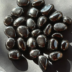 Czarna ambra (gagat)