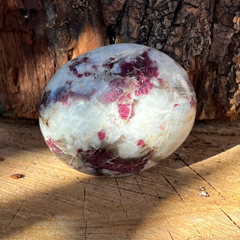 Rubelit, cristal benefic natural. DRUZY