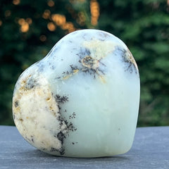 Biały opal dendrytyczny