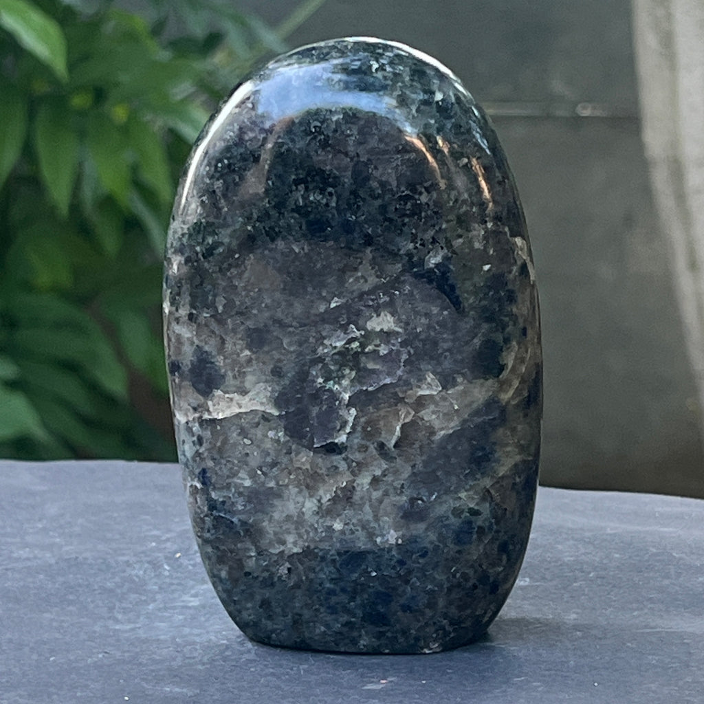 Sculptura structura Iolit (safir de apa) din Madagascar model 5, pietre semipretioase - druzy.ro 2 