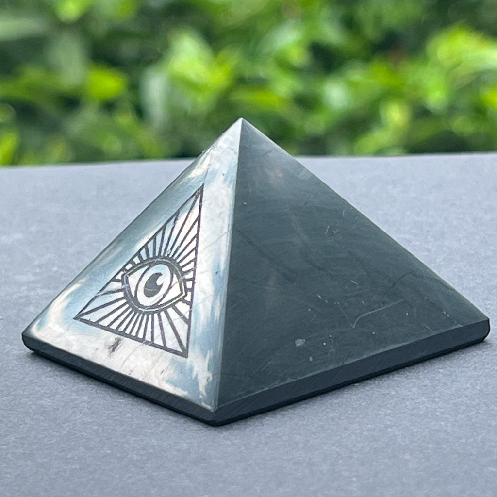 Pirmanida shungit polisat ALL SEEING EYE 5 CM, pietre semipretioase - druzy.ro 3 