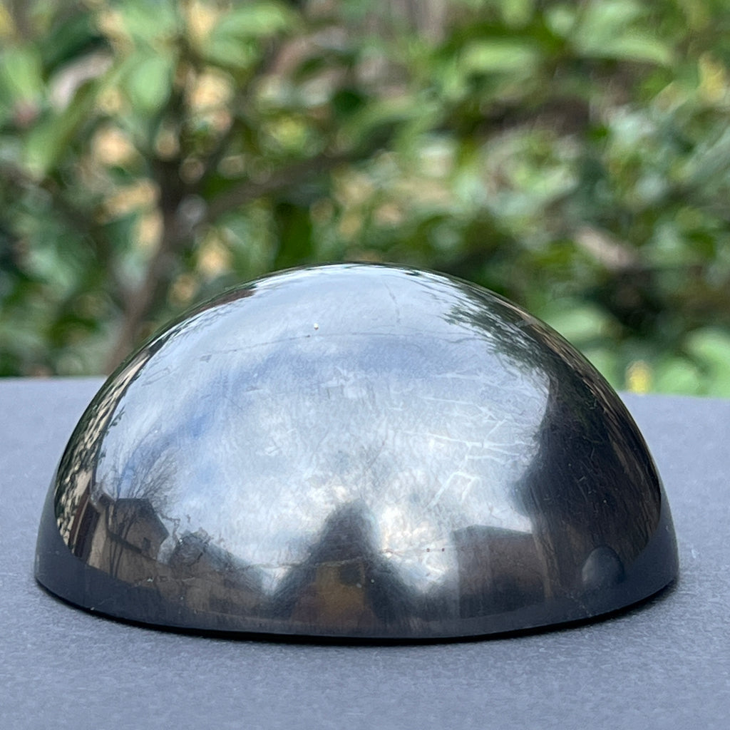 Semisfera shungit 8 cm, pietre semipretioase - druzy.ro 1 