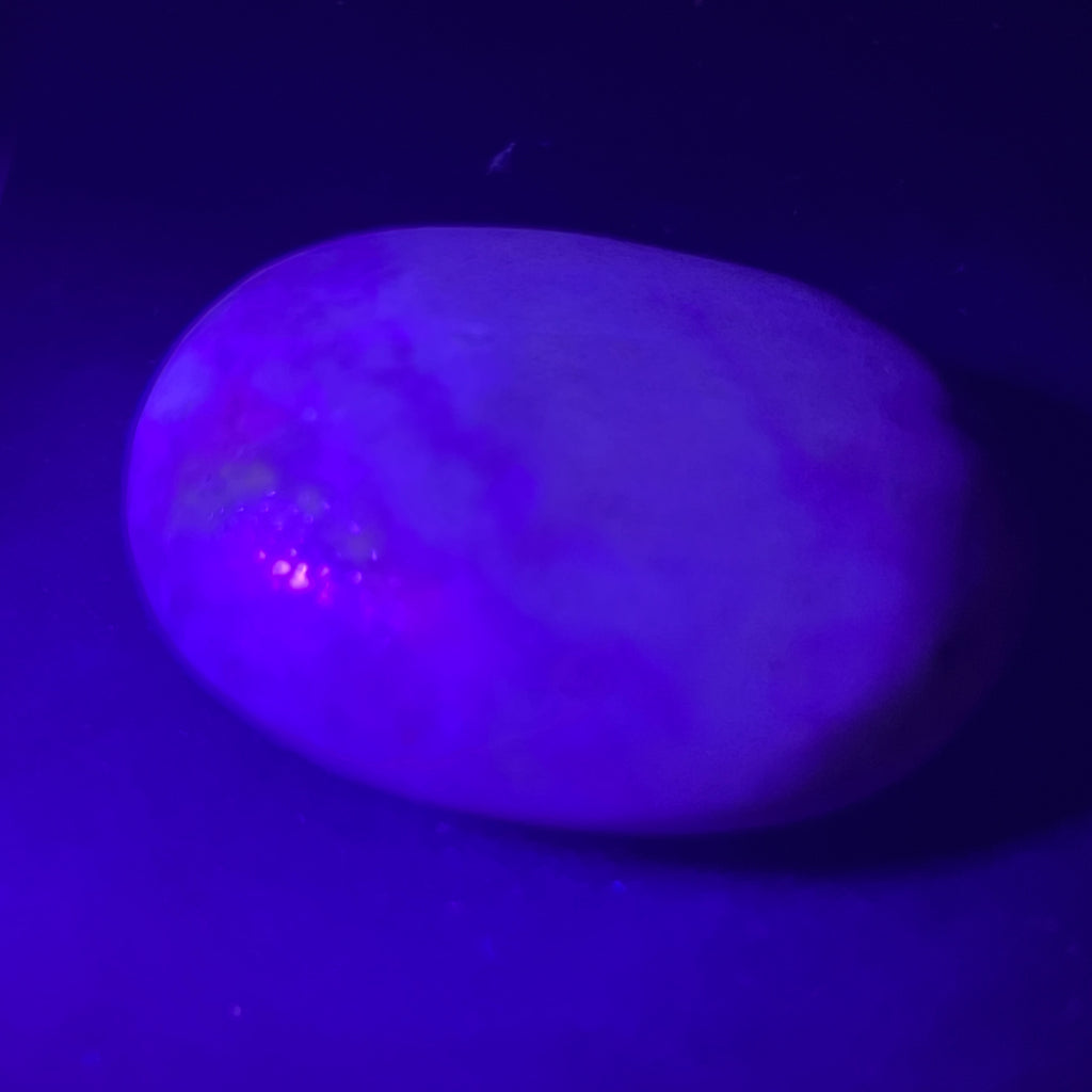 Hackmanit mov Uv reactive palmstone m4, pietre semipretioase - druzy.ro 7 