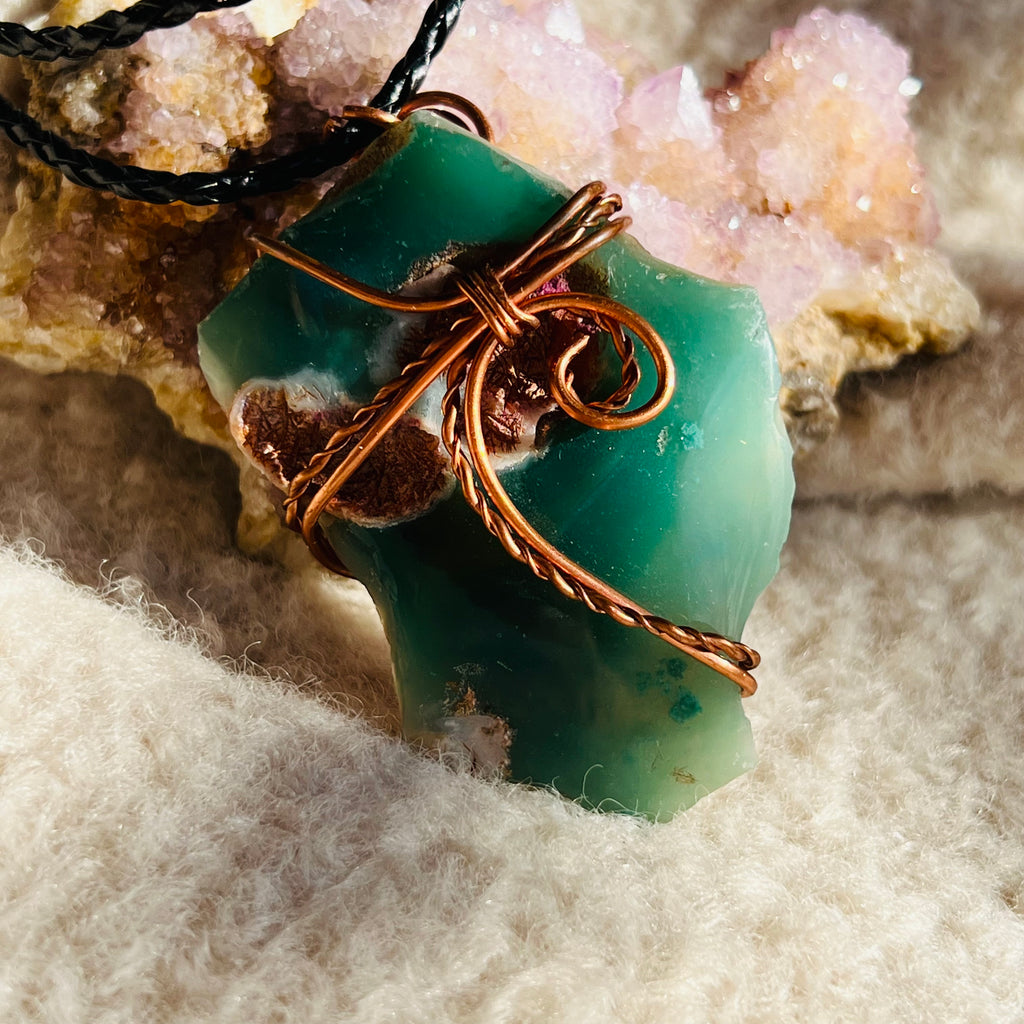 Colier pandantiv crisopraz in cupru/artistic wire model 3, druzy.ro, cristale 1