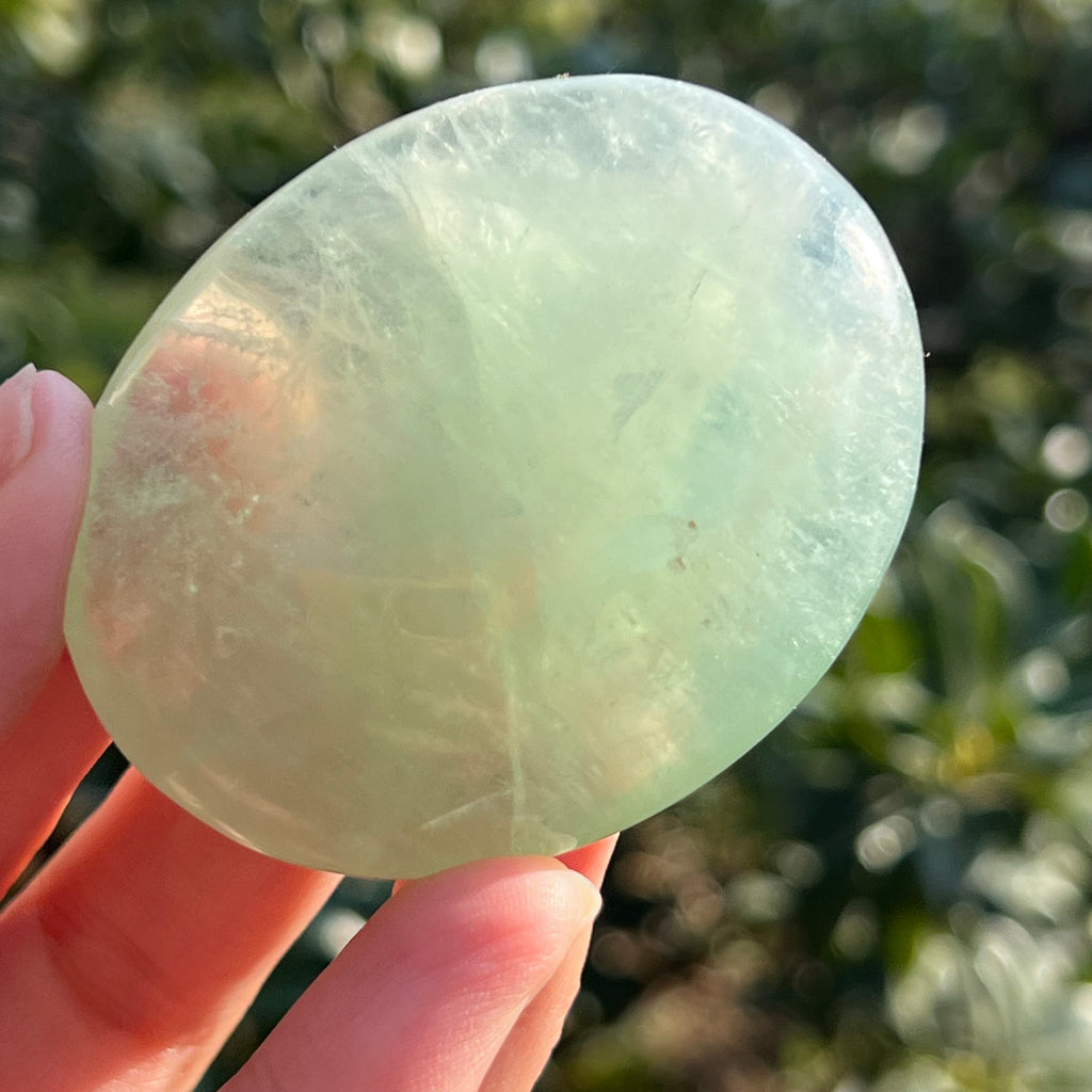 Palmstone fluorit verde model 12, din Madagascar, druzy.ro, cristale 4