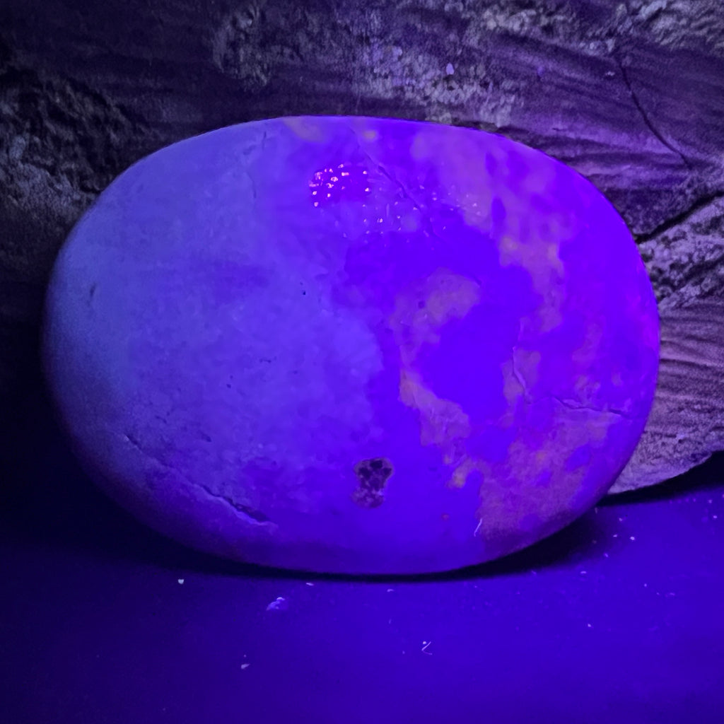 Hackmanit mov Uv reactive palmstone m10, pietre semipretioase - druzy.ro 6 