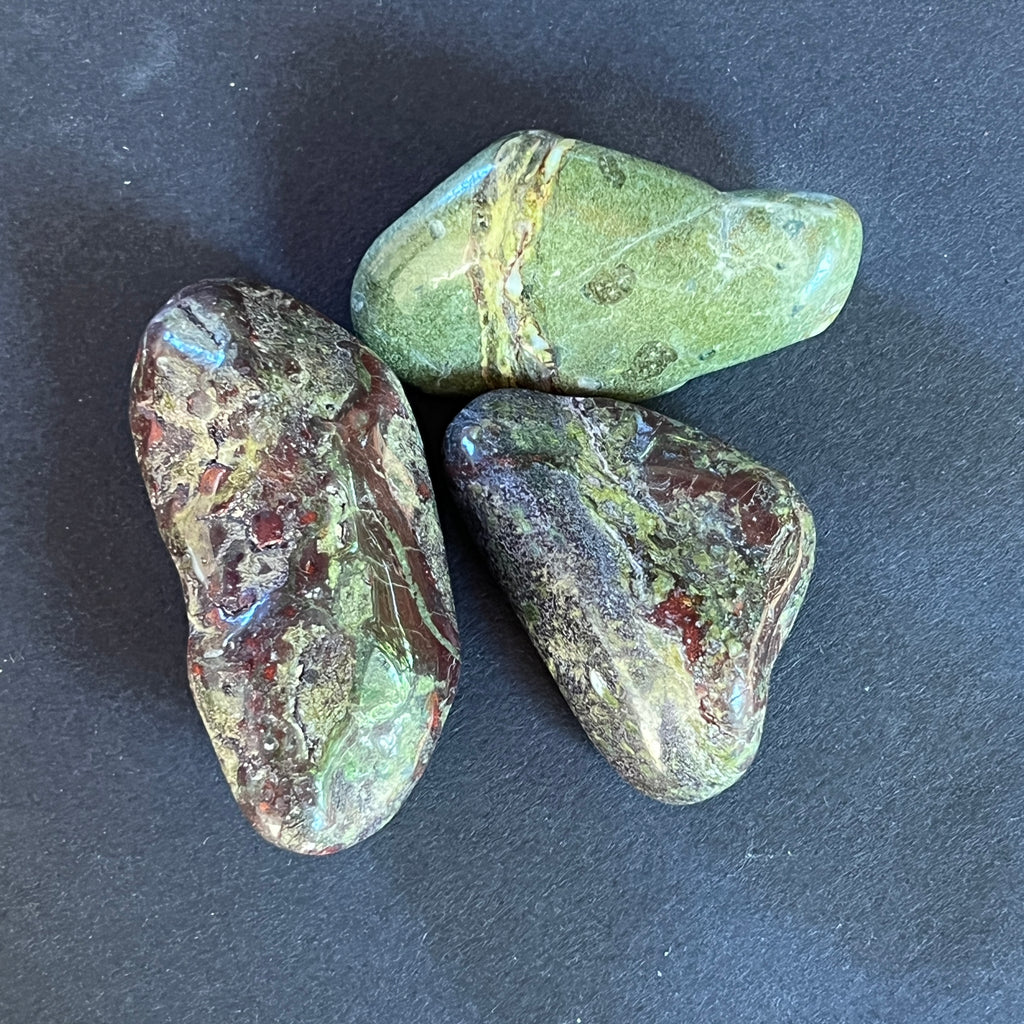Piatra rulata sangele dragonului XL, pietre semipretioase - druzy.ro 2 