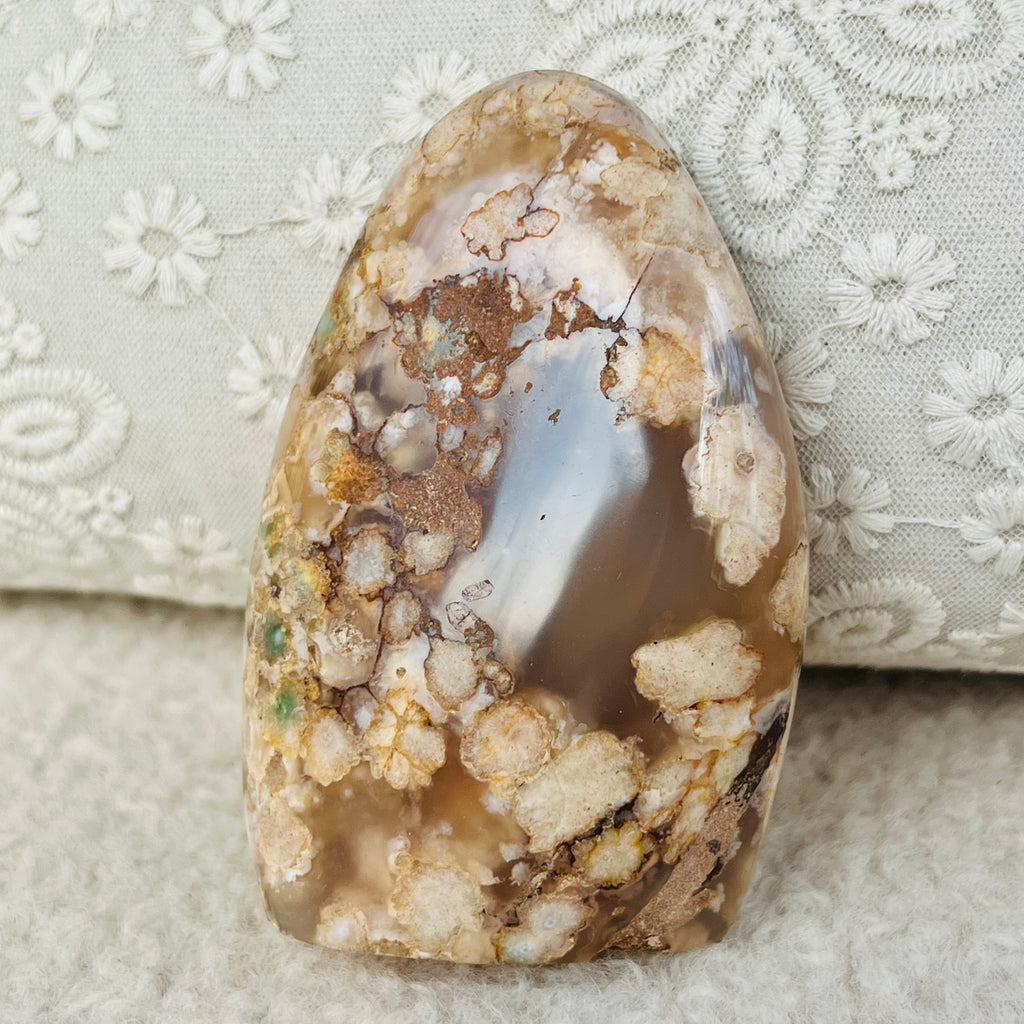 Agat coral floare din Madagascar model 4, druzy.ro, cristale 1