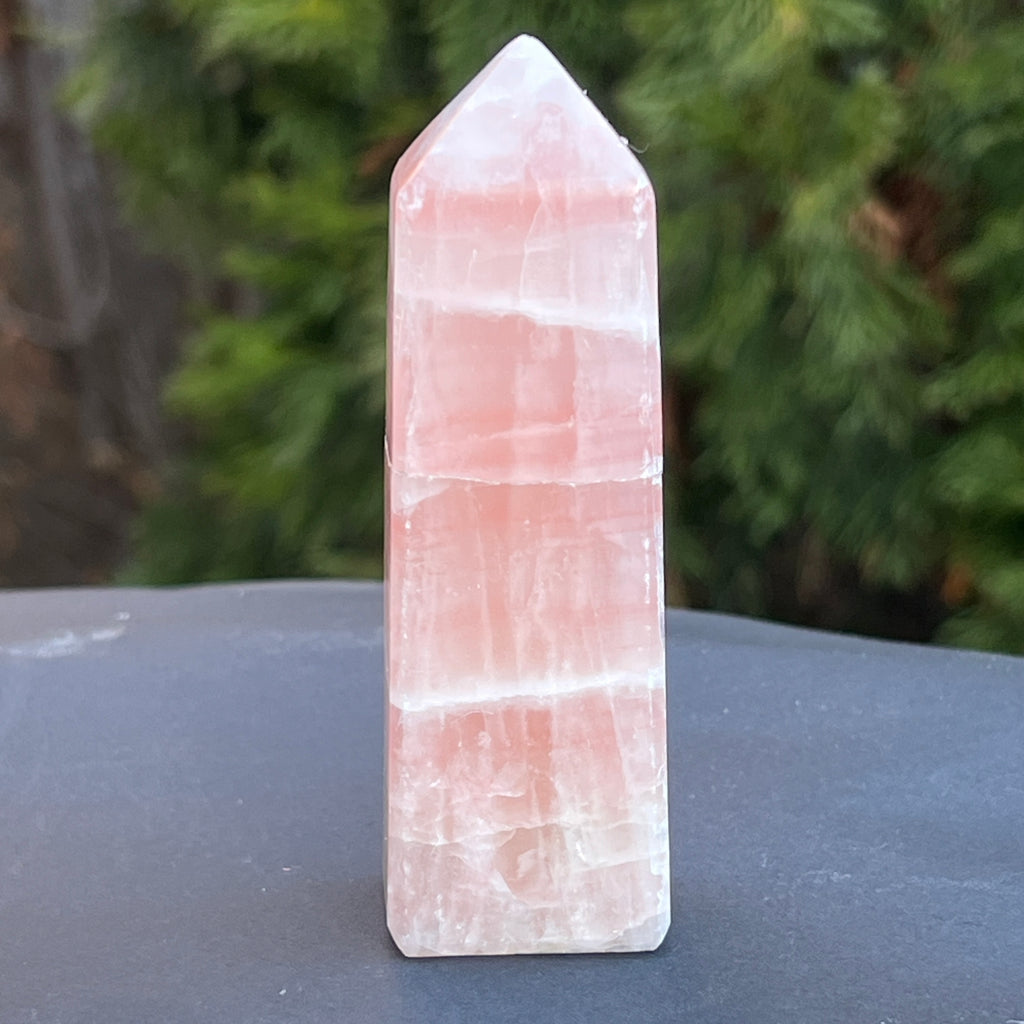 Obelisc calcit roz model 3, pietre semipretioase - druzy.ro 1 