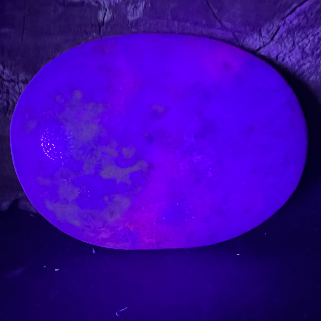 Hackmanit mov Uv reactive palmstone m13, pietre semipretioase - druzy.ro 2 