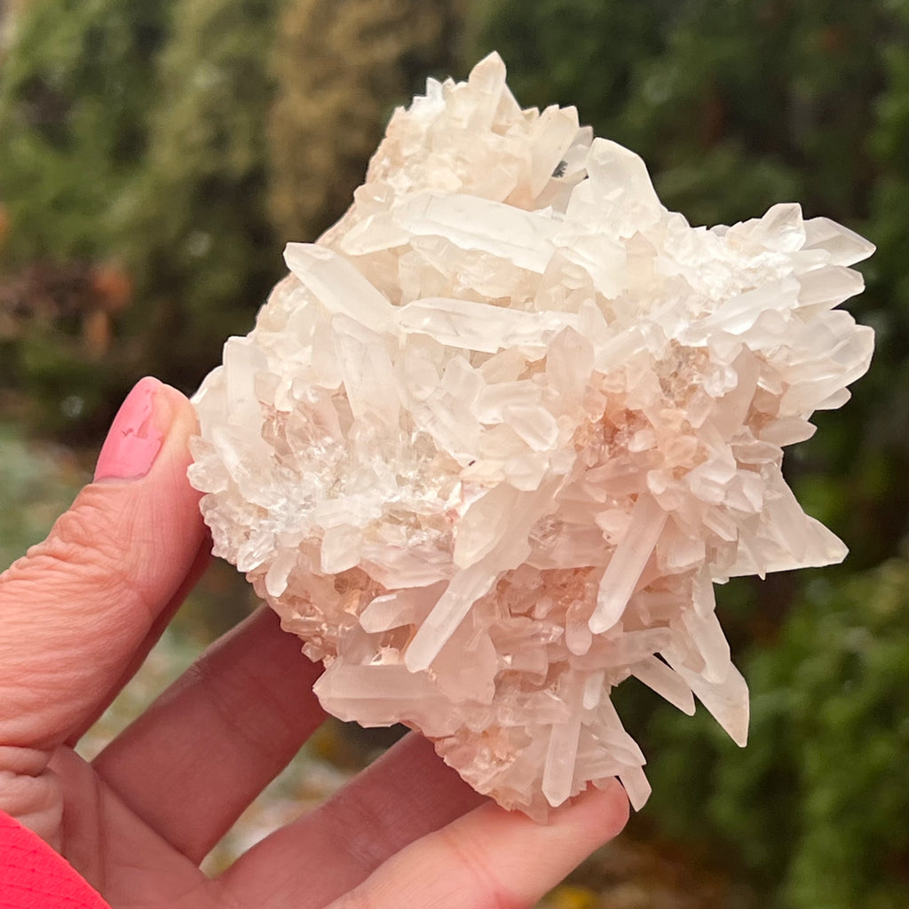 Cluster cu cristale aciculare model 3 din Madagascar, druzy.ro, cristale 3