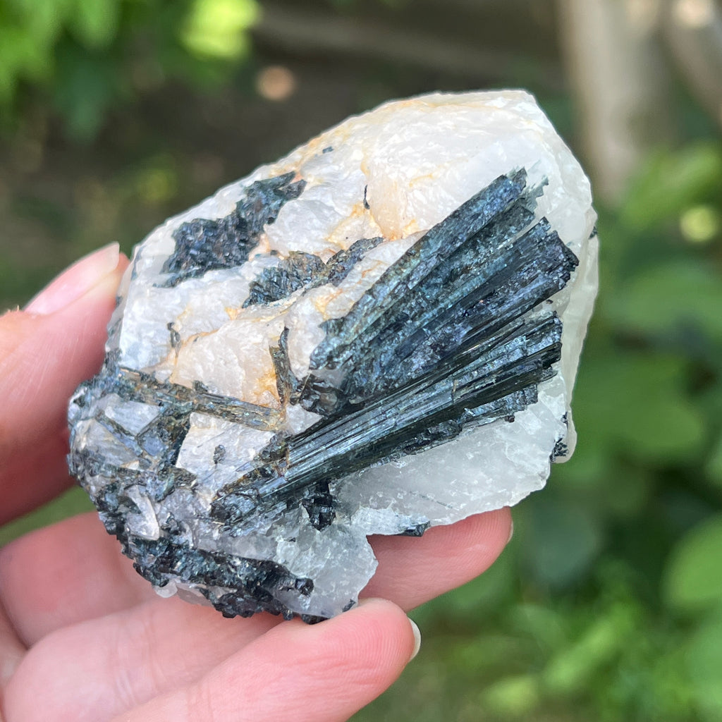 Turmalină neagră cu piatra lunii | Model 4, pietre semipretioase - druzy.ro 2 