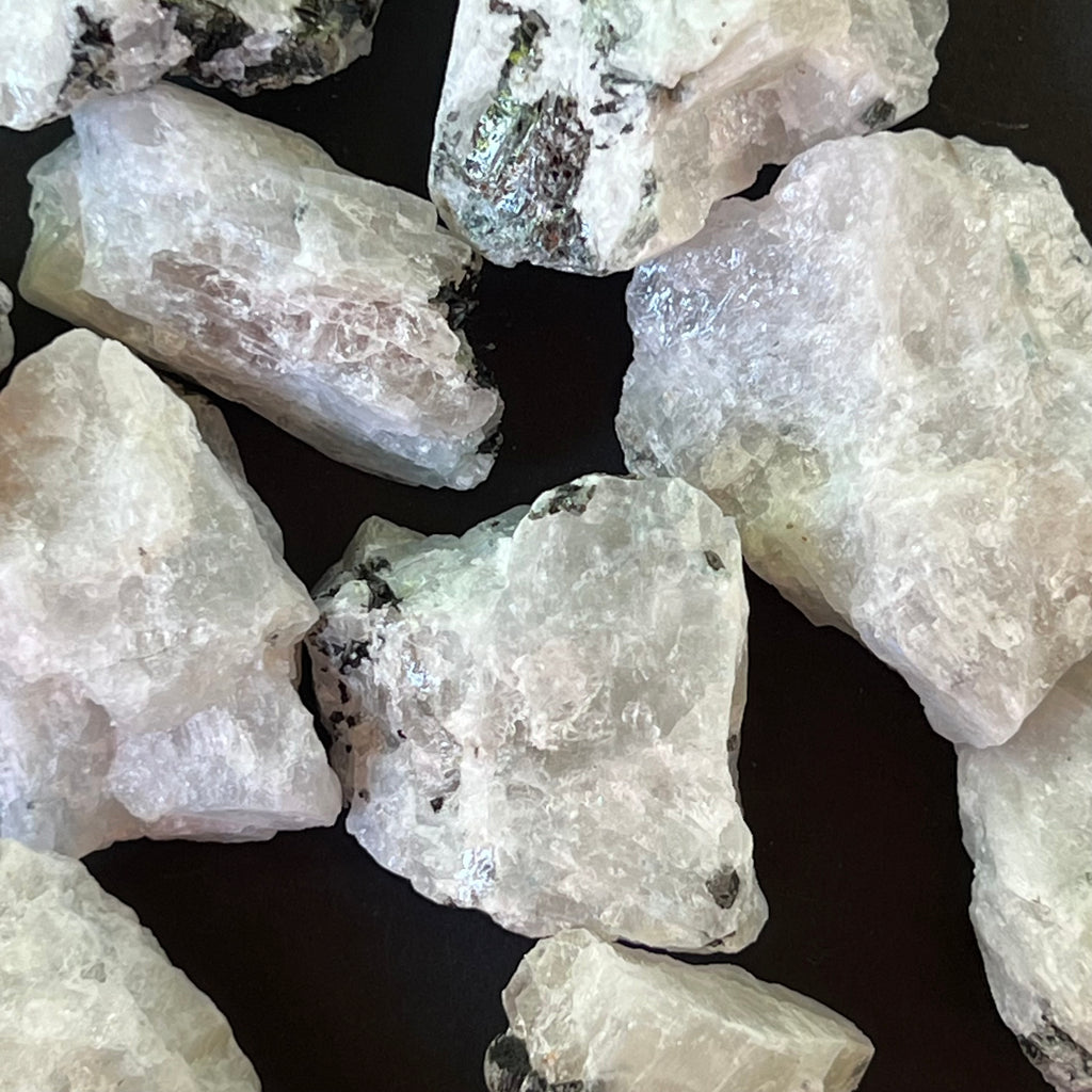Piatra lunii alba bruta, druzy.ro, pietre semipretioase 2