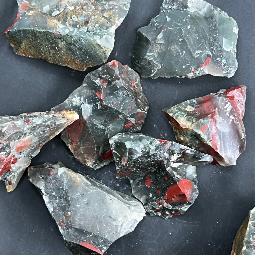 Seftonit piatra sangelui bruta, pietre semipretioase - druzy.ro 1 