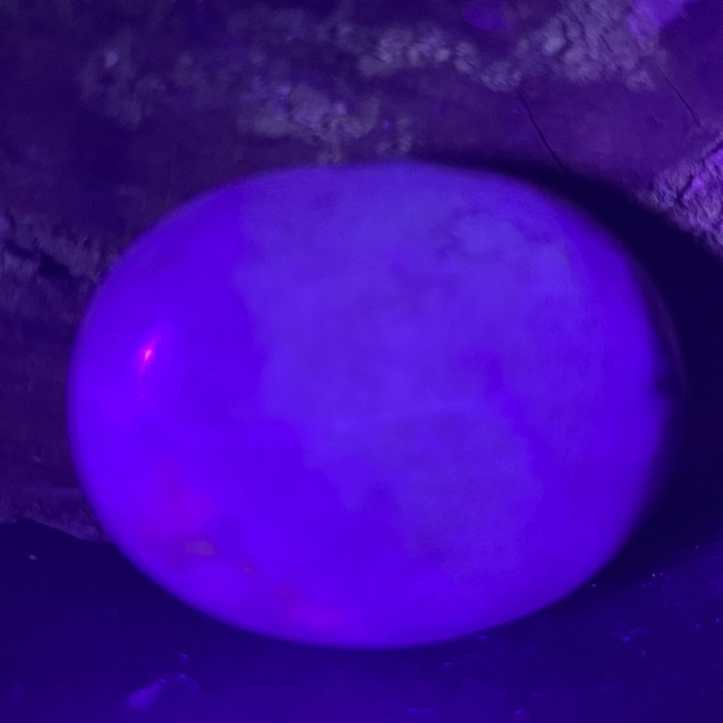 Hackmanit mov Uv reactive palmstone m4, pietre semipretioase - druzy.ro 1 