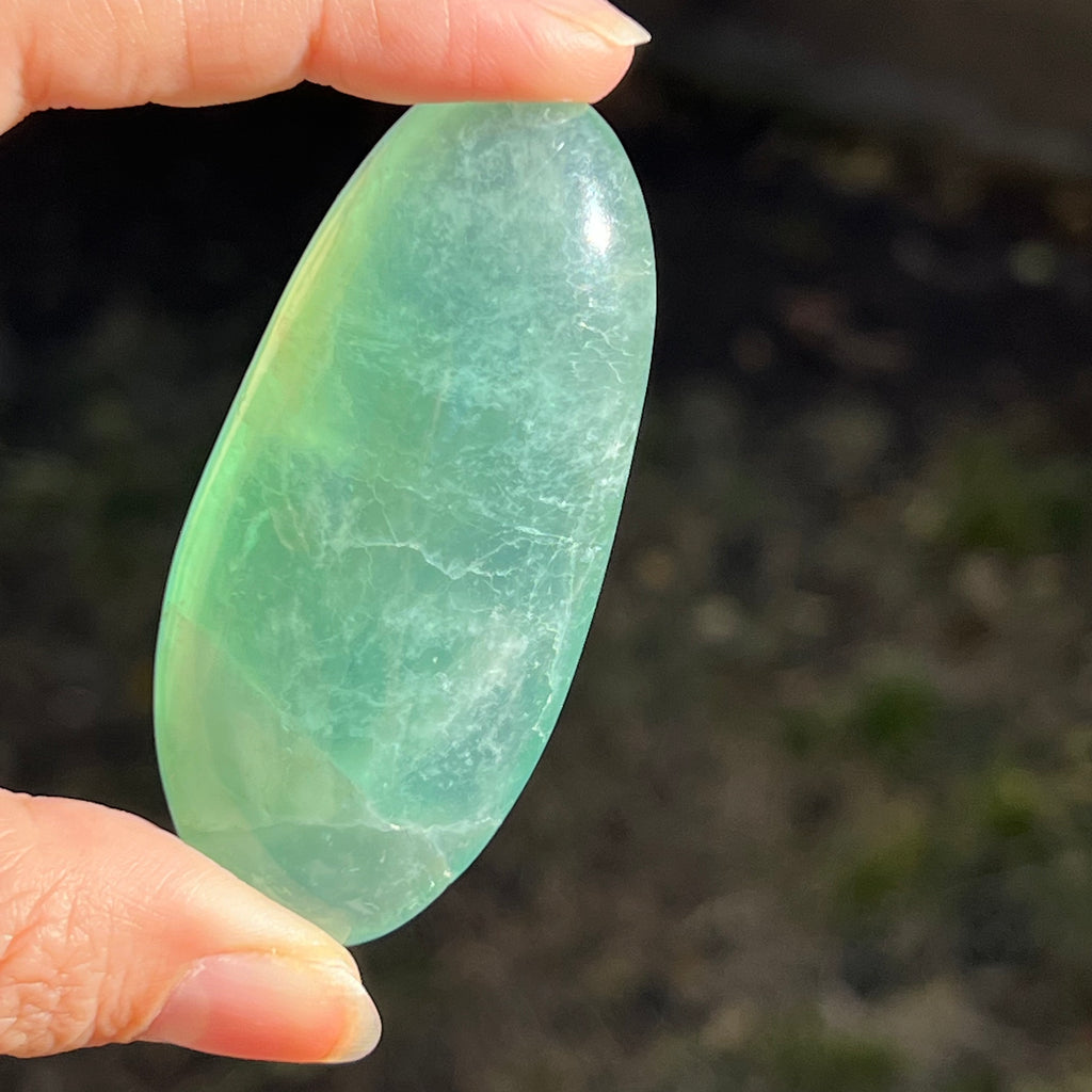 Palmstone fluorit verde model 4, din Madagascar, druzy.ro, cristale 3