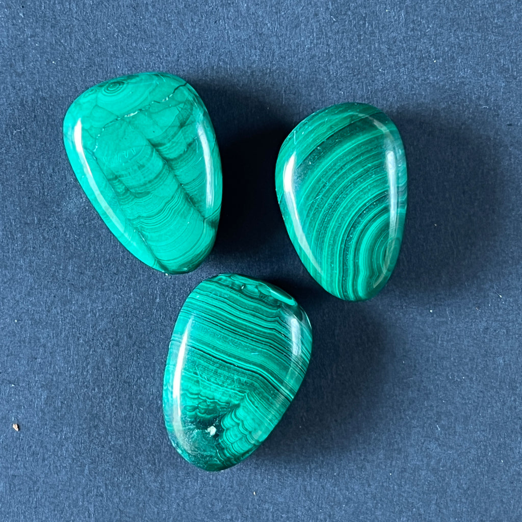 Cabochon malachit, pietre semipretioase - druzy.ro 2 
