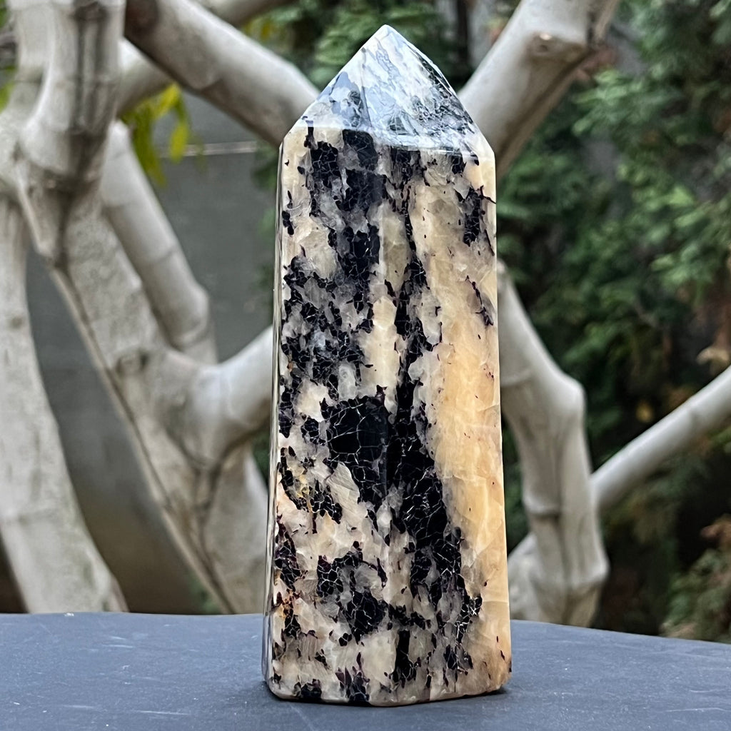 Fluorit in calcit generator obelisc XL din Madagascar model 1, druzy.ro, cristale 4