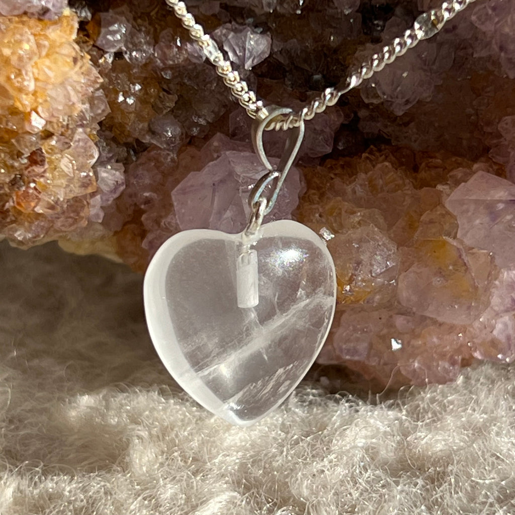 Pandantiv inima cuart de stanca 1 cm, piatra lunii aprilie, birthstone, druzy.ro, cristale 3