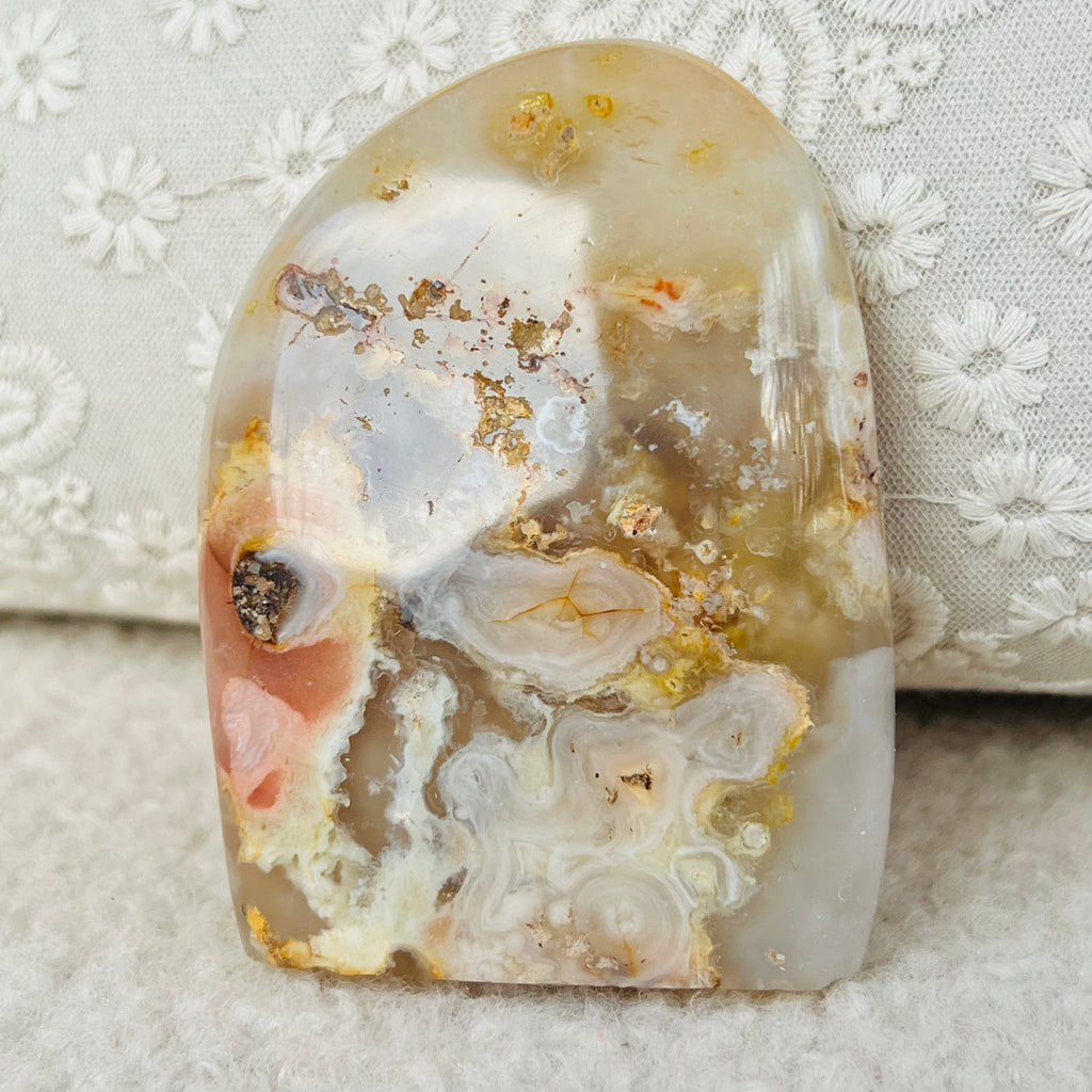 Agat coral floare din Madagascar model 3, druzy.ro, cristale 1