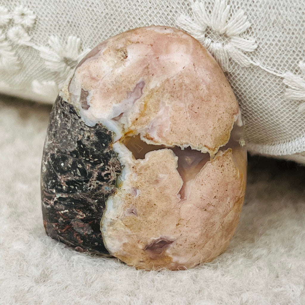 Agat coral floare mini structura forma libera model 7, druzy.ro, cristale 2