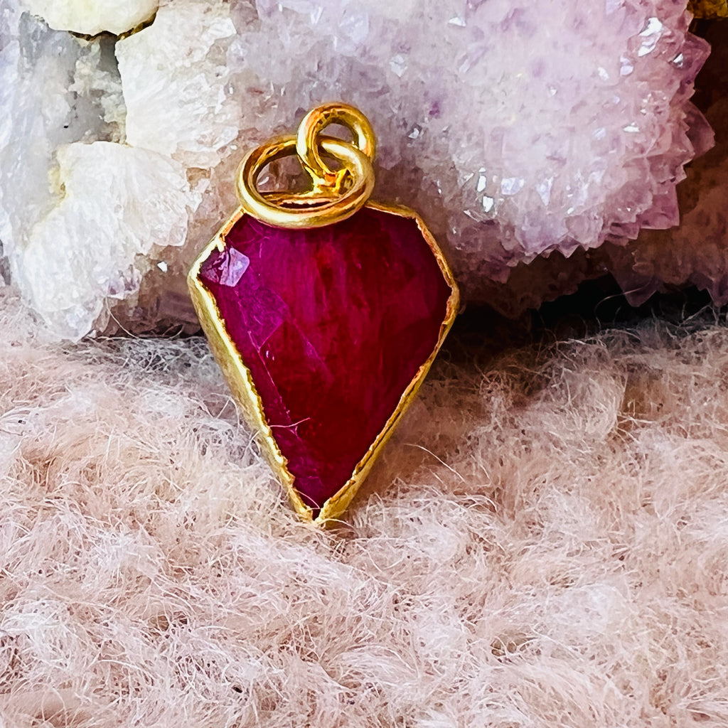 Pandantiv mini rubin Diamond 1.5 cm, piatra lunii iulie, birthstone, pietre semipretioase - druzy.ro 1 