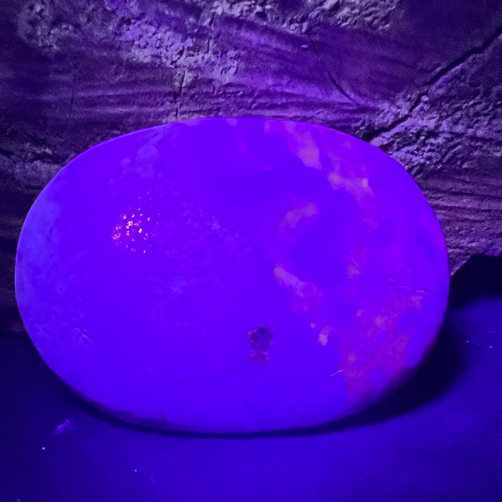 Hackmanit mov Uv reactive palmstone m10, pietre semipretioase - druzy.ro 3 