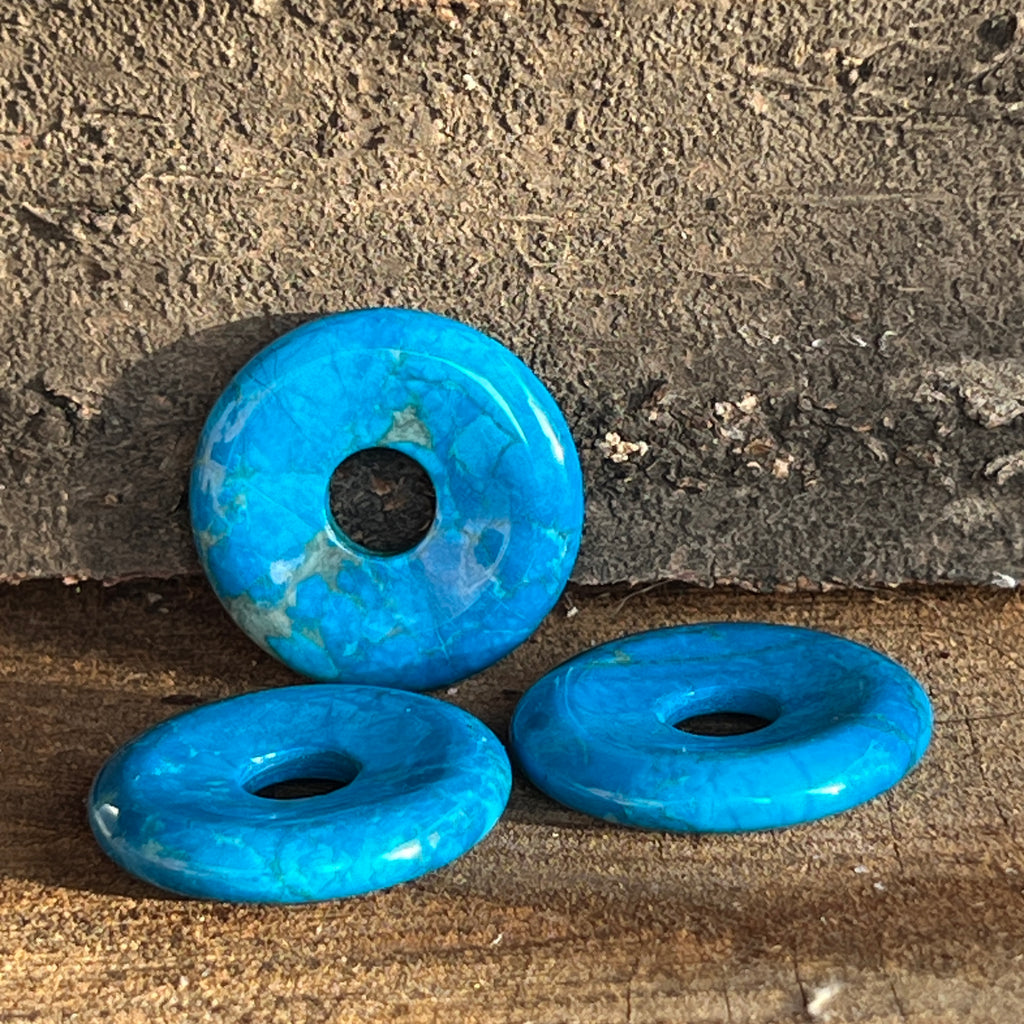 Pandantiv donut piatra pi howlit albastru M, pietre semipretioase - druzy.ro 2 