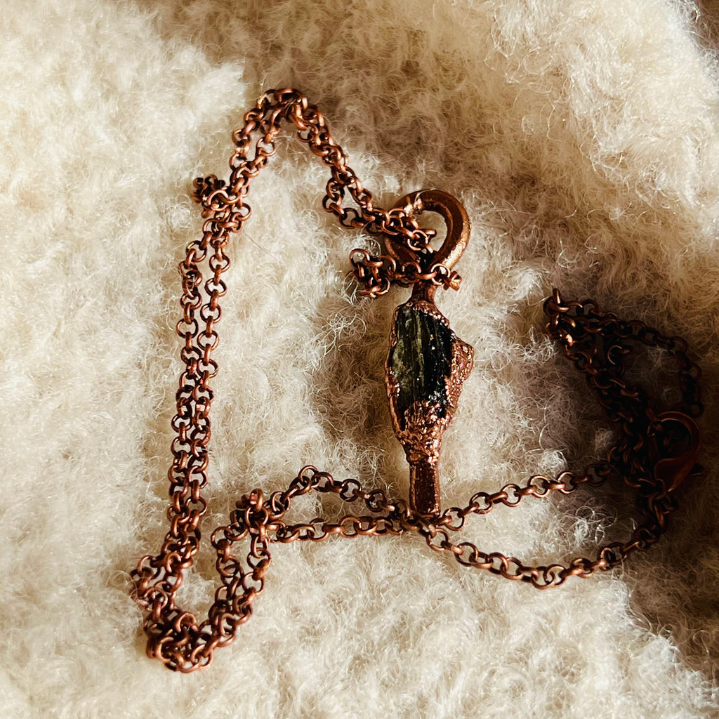 Colier moldavit cupru, druzy.ro, cristale 3