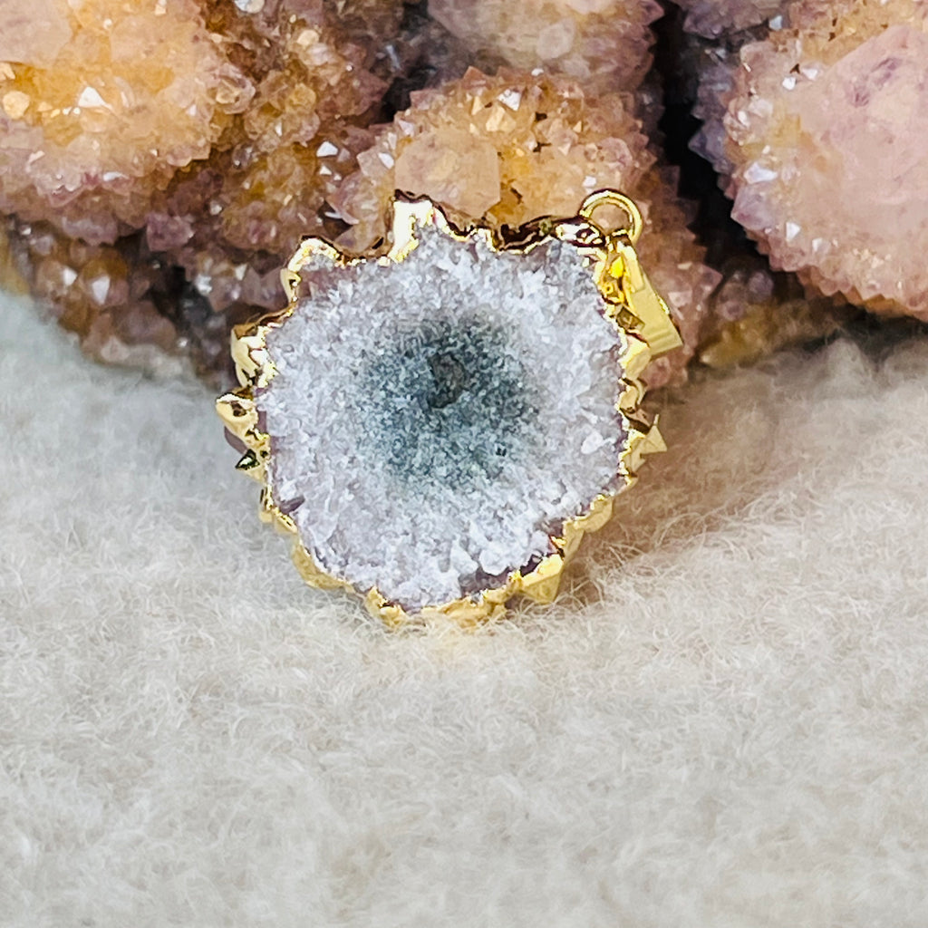 Pandantiv placat cu aur ametist stalactit druzy Uruguay model 3, druzy.ro, cristale 3