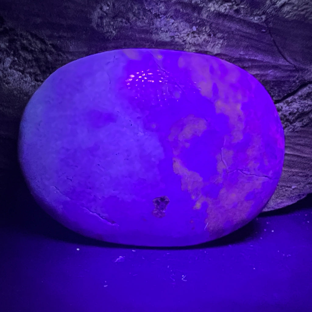 Hackmanit mov Uv reactive palmstone m10, pietre semipretioase - druzy.ro 5 