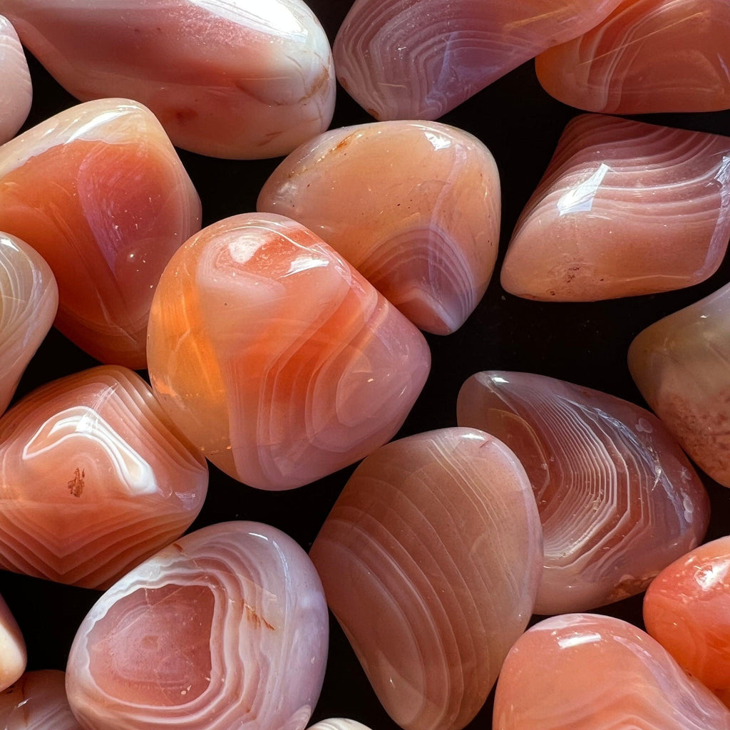 Agat apricot, agat piersica, agat de botswana piatra rulata AAA, druzy.ro, cristale 5