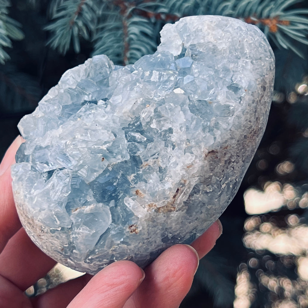 Ou geoda celestit /celestina model 68, druzy.ro, cristale 3