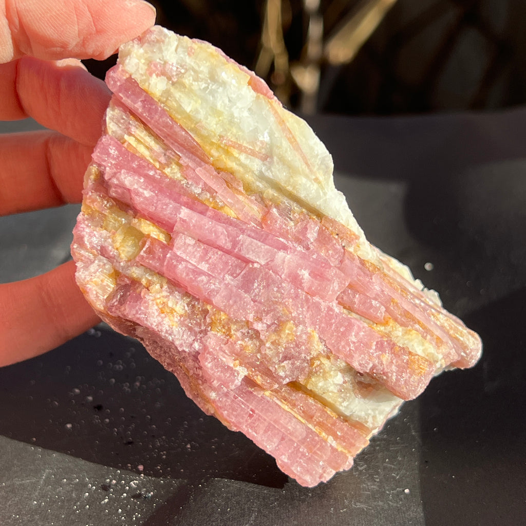 Rubelit/ turmalina roz A piatra bruta din Brazilia m6, pietre semipretioase - druzy.ro 6 