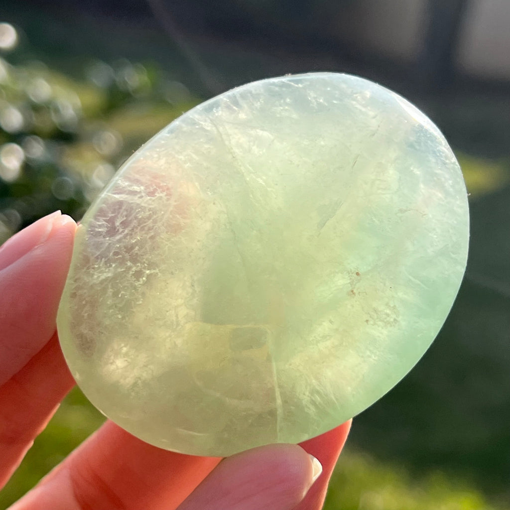 Palmstone fluorit verde model 12, din Madagascar, druzy.ro, cristale 5