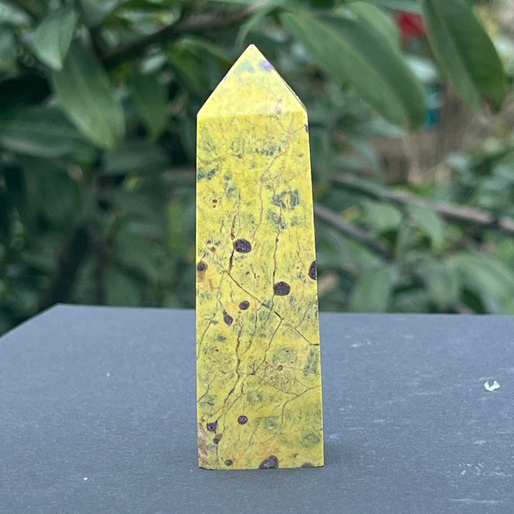 Obelisc atlantisit (stichtit, serpentin) model 2, pietre semipretioase - druzy.ro 1 