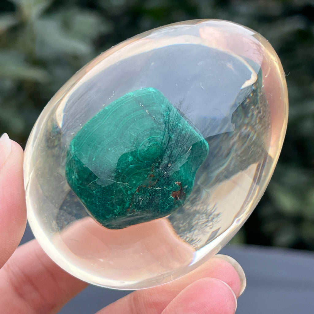 Ou malachit in rasina din Congo model 1, pietre semipretioase - druzy.ro 6 