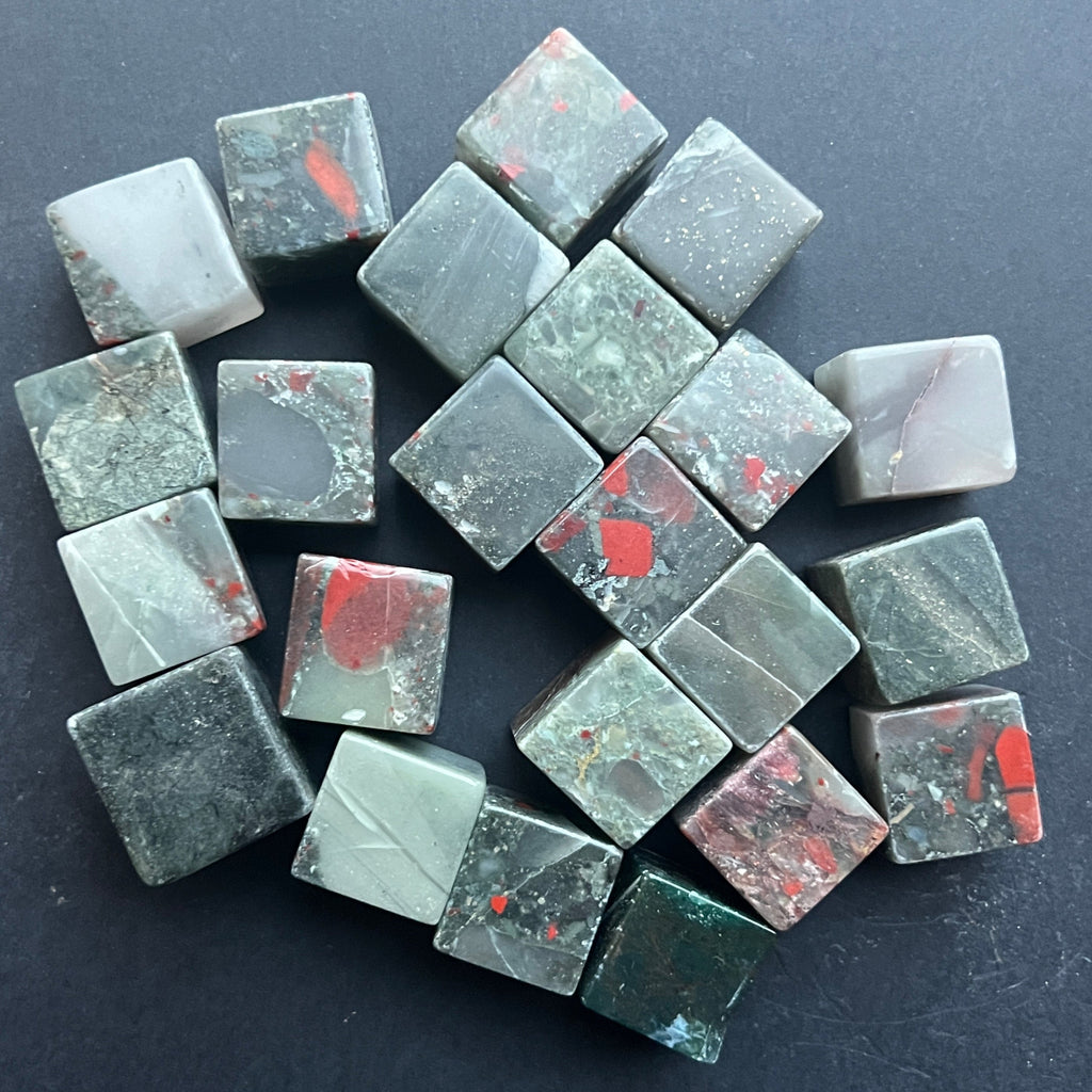 Seftonit rulat cubic, pietre semipretioase - druzy.ro 1 