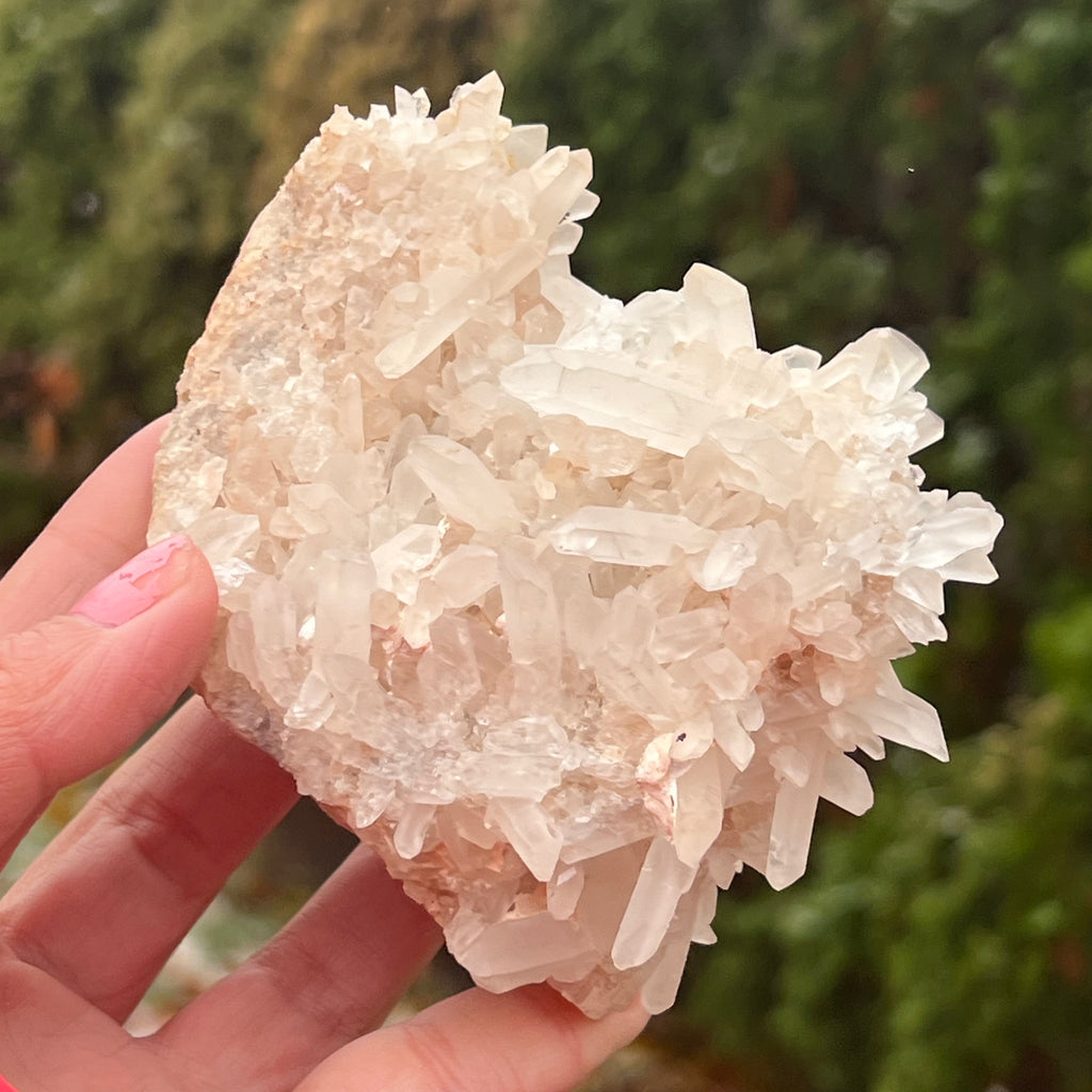 Cluster cu cristale aciculare model 3 din Madagascar, druzy.ro, cristale 2