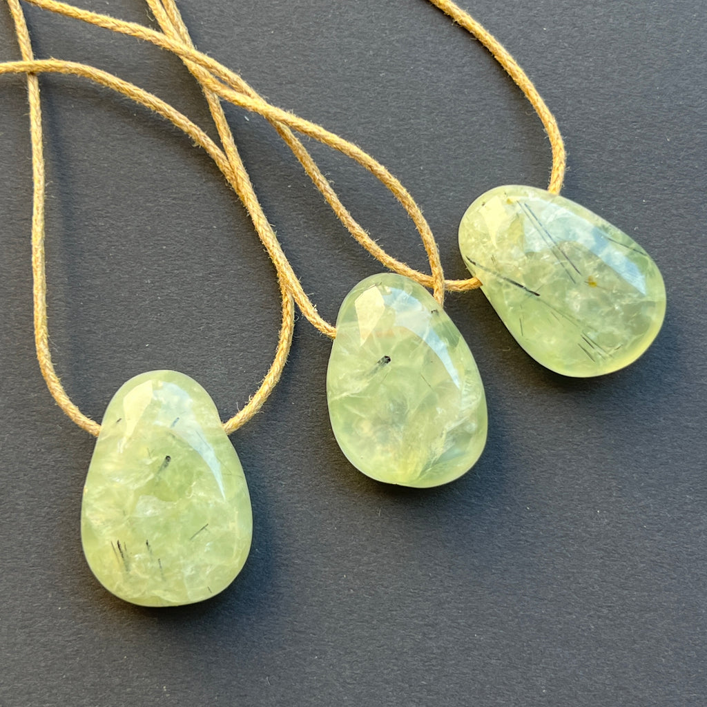 Colier pandantiv prehnit DROP, pietre semipretioase - druzy.ro 1 