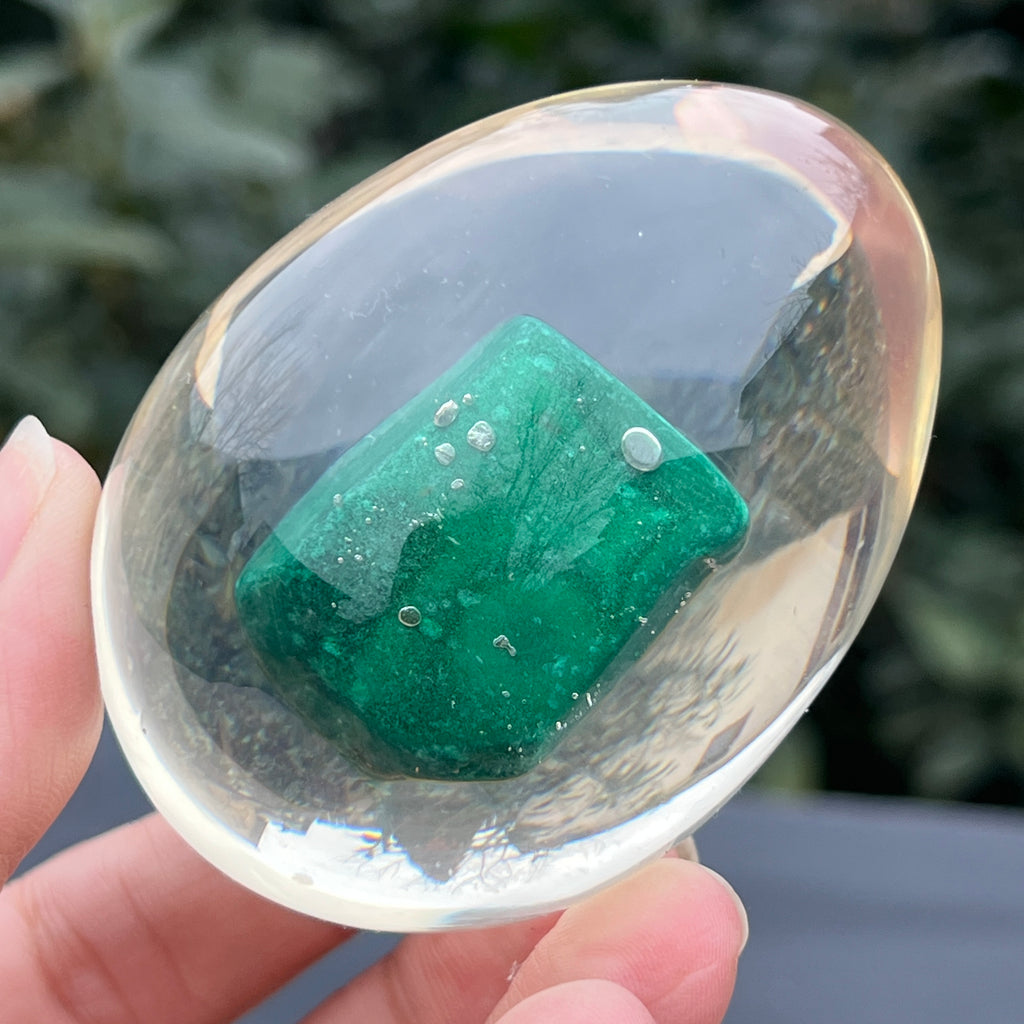 Ou malachit in rasina din Congo model 1, pietre semipretioase - druzy.ro 3 