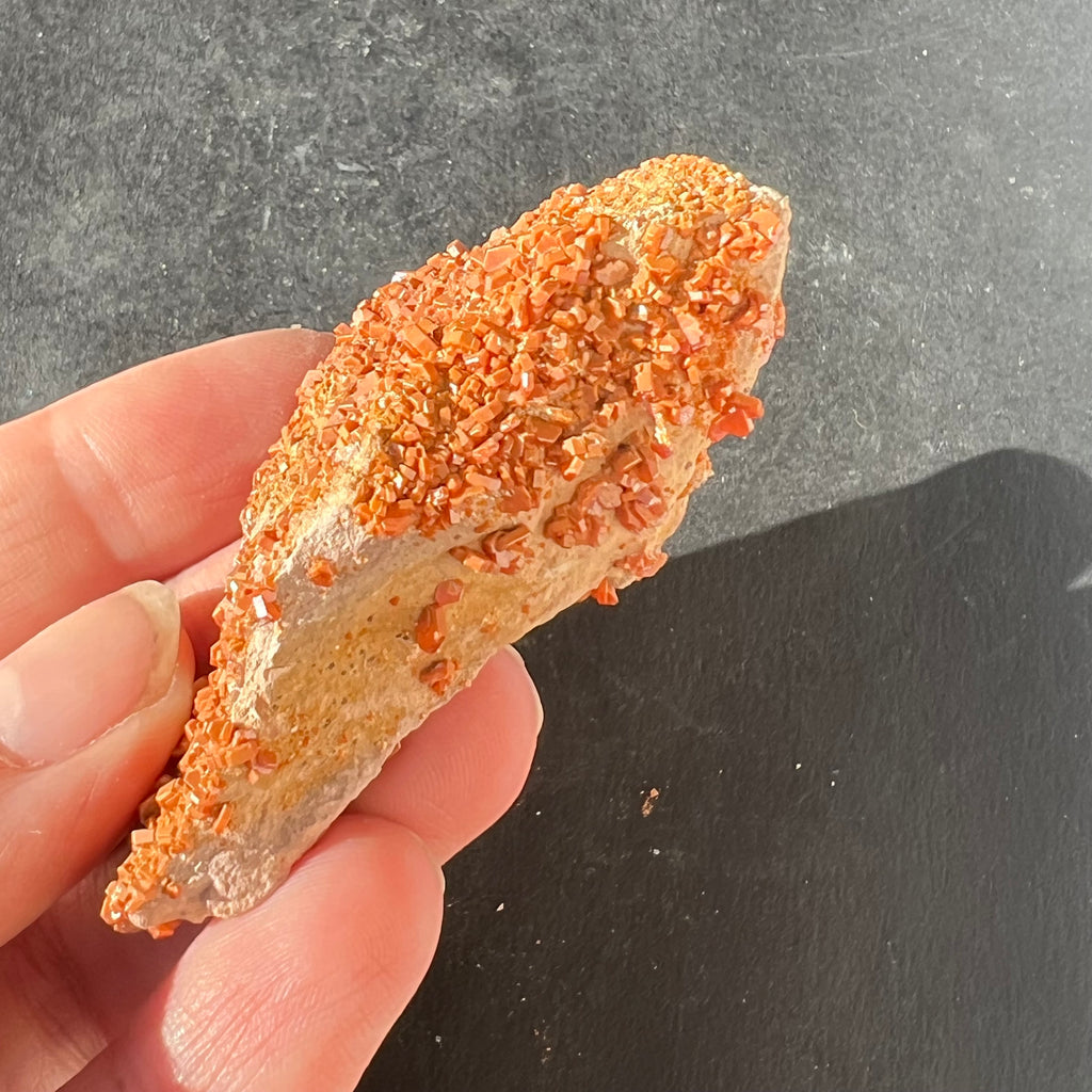 Vanadinit cluster cristal din Maroc model 3, druzy.ro, cristale 2