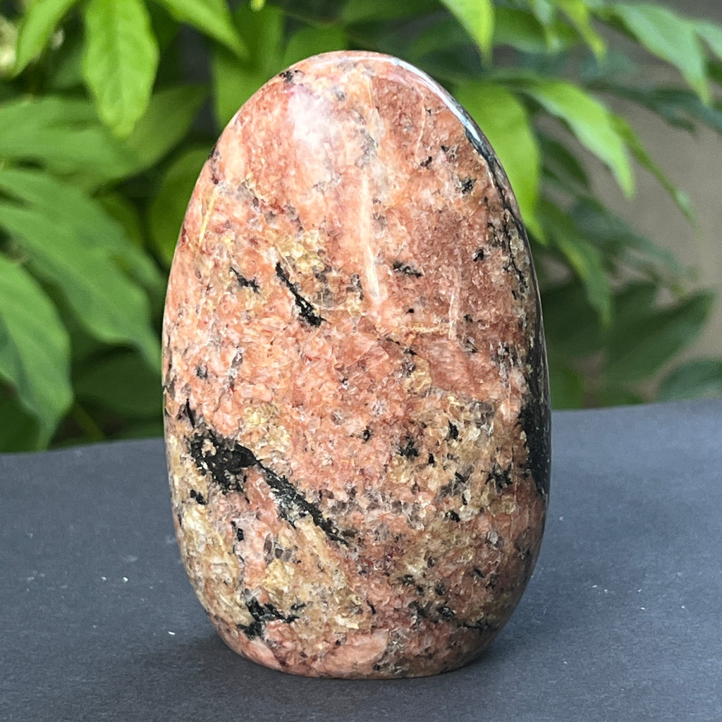 Feldspat cu incluziuni de turmalină m2, pietre semipretioase - druzy.ro 2 