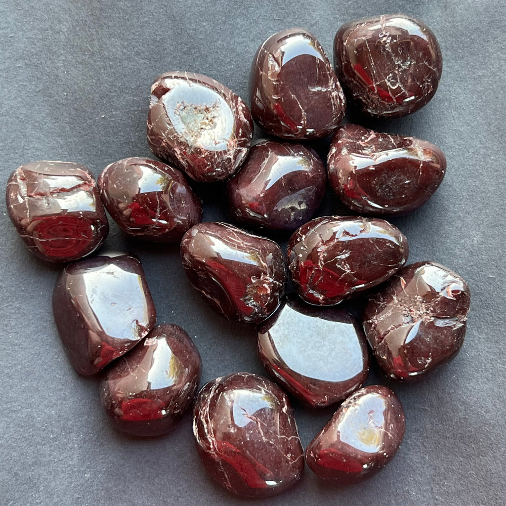 Granat piatra rulata mini, pietre semipretioase - druzy.ro 1 