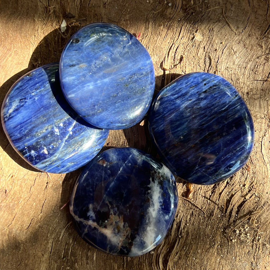 Sodalit palmstone 4-5 cm, druzy.ro, pietre semipretioase 2