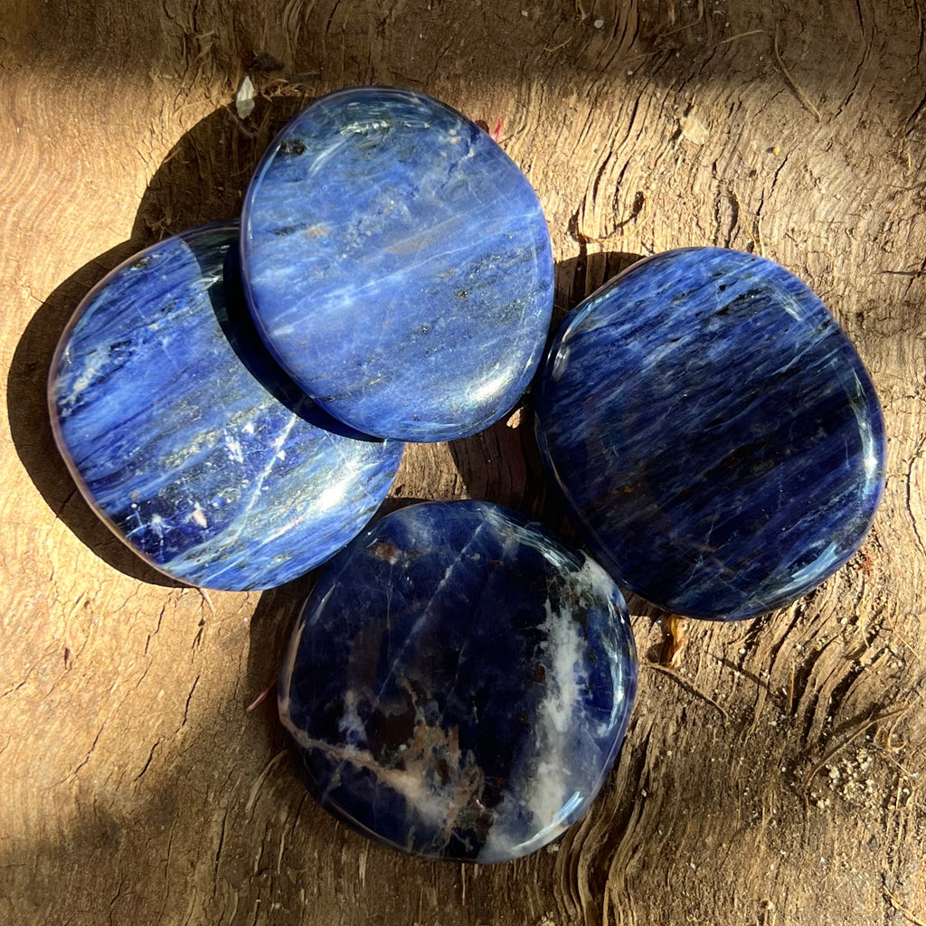 Sodalit palmstone 4-5 cm, druzy.ro, pietre semipretioase 3