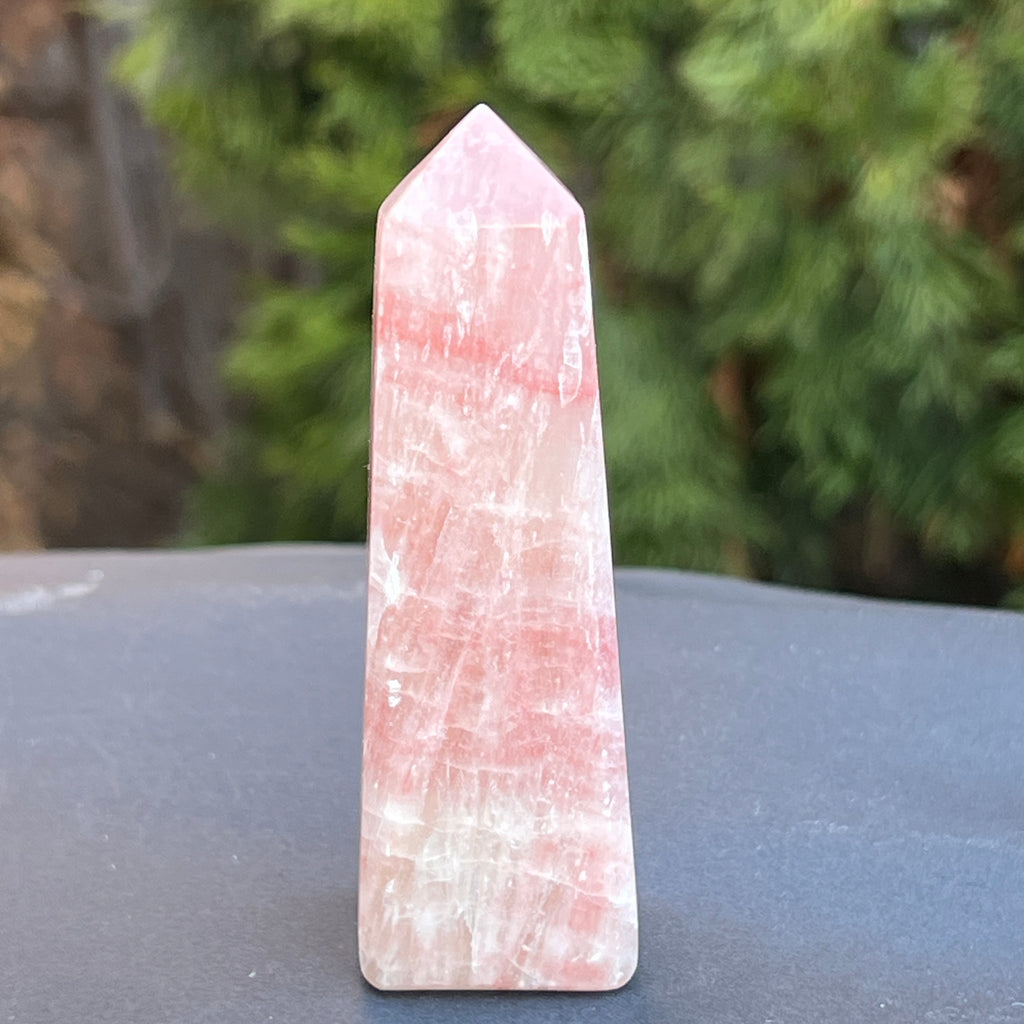 Obelisc calcit roz model 1, pietre semipretioase - druzy.ro 1 
