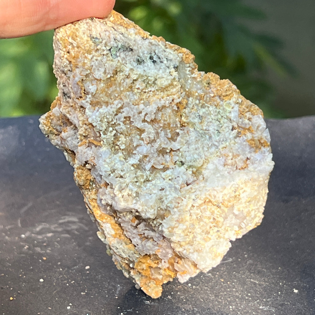 Cluster granat verde Demantoid pe matrice – specimen brut din Erongo, Namibia | Model 3, pietre semipretioase - druzy.ro 3 