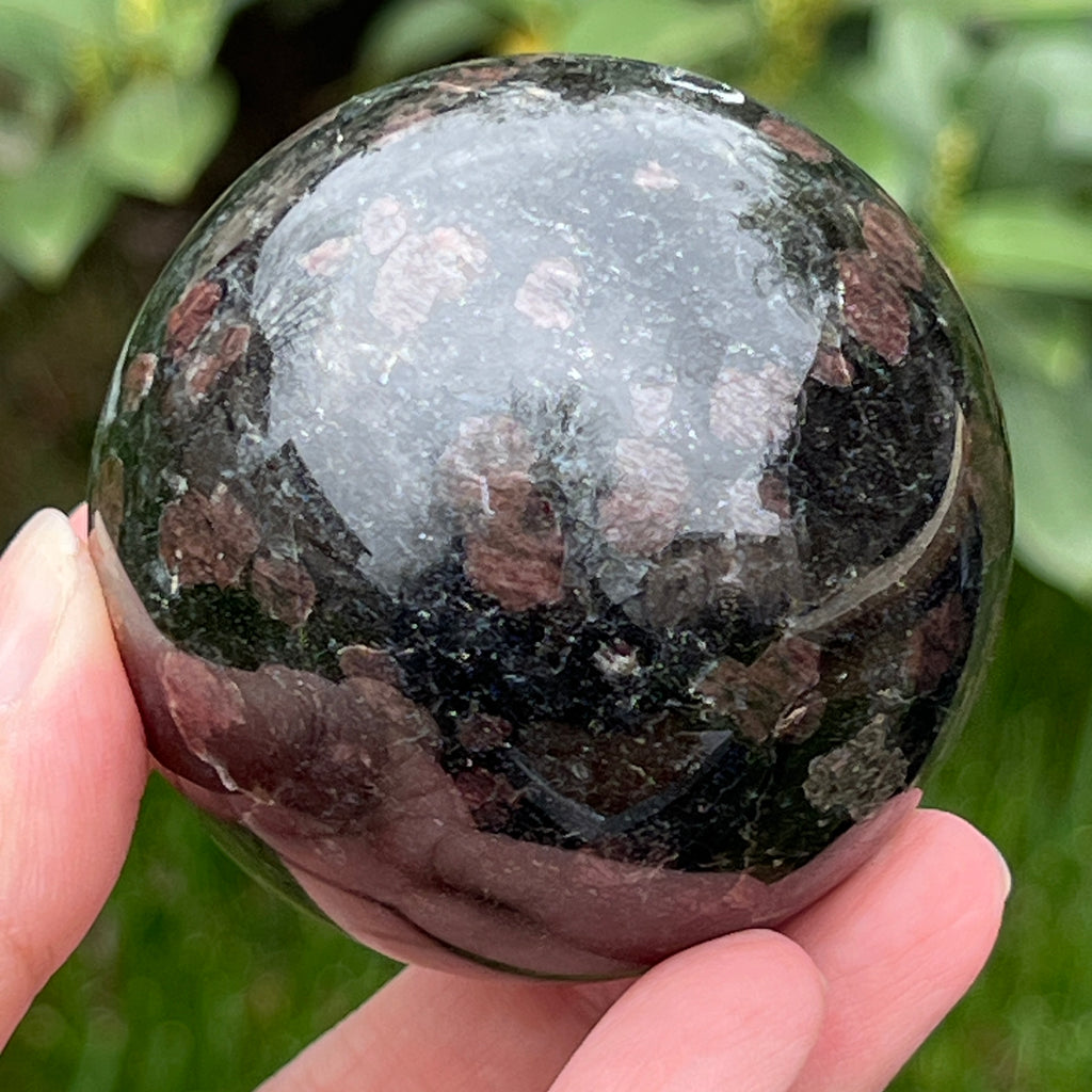 Sfera turmalina neagra cu granat model 2, pietre semipretioase - druzy.ro 2 